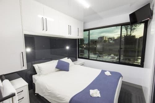 Four-Bedroom Houseboat - Sapphire Indulgence