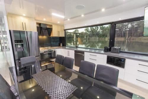 Four-Bedroom Houseboat - Sapphire Indulgence