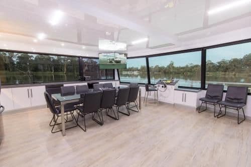 Four-Bedroom Houseboat - Sapphire Indulgence