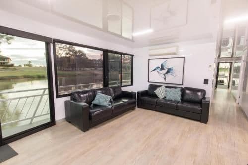 Four-Bedroom Houseboat - Sapphire Indulgence