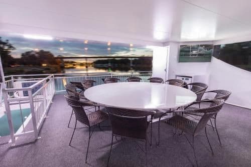 Four-Bedroom Houseboat - Sapphire Indulgence