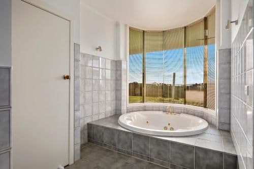 Deluxe Double or Twin Room with Spa Bath - The Isla
