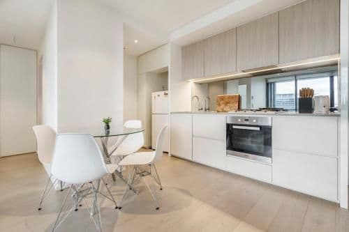 Apartment with Lake View