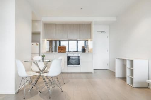 Apartment with Lake View