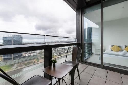 Apartment with Lake View