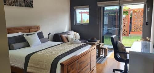 Queen Room with Garden View