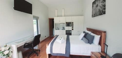 Queen Room with Garden View