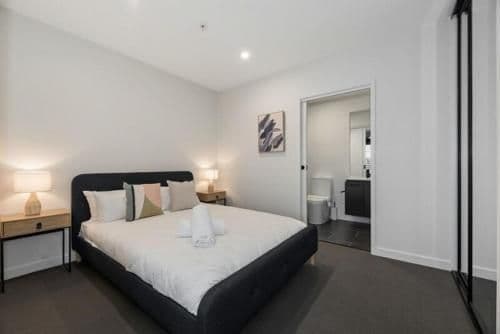 One-Bedroom Apartment with City View