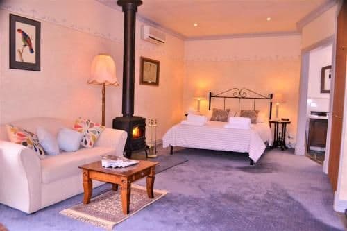 Deluxe Queen Suite