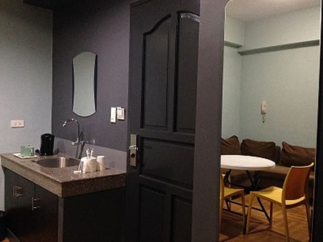 SUITE ONE BEDROOM