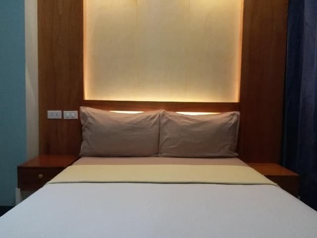 SUITE ONE BEDROOM