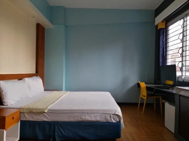 DOUBLE KING SIZE BED