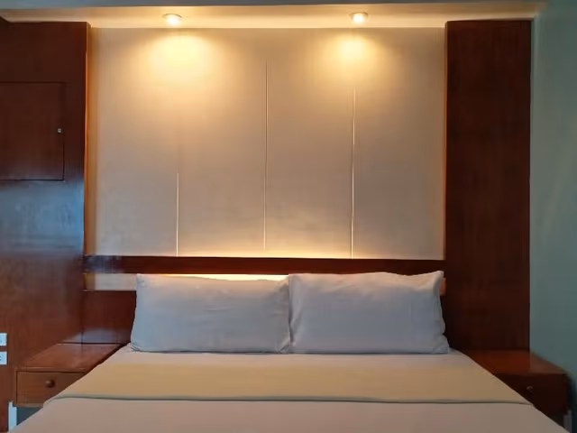 DOUBLE KING SIZE BED