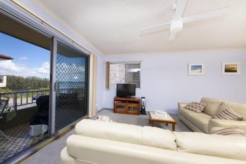 Apartment with Lake View