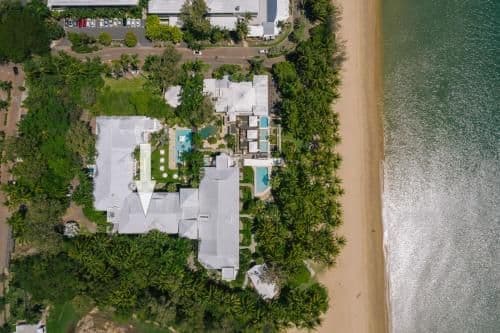Apartment with Pool View 