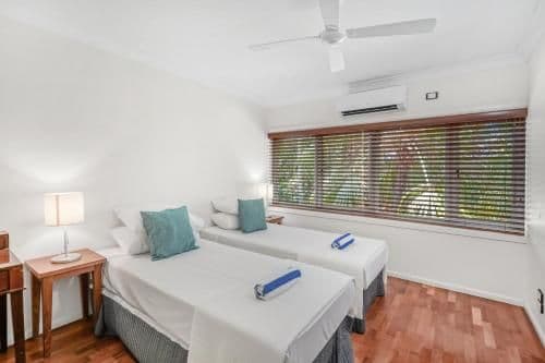 Apartment with Pool View 