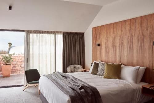 Superior King Room with Balcony - Grove 