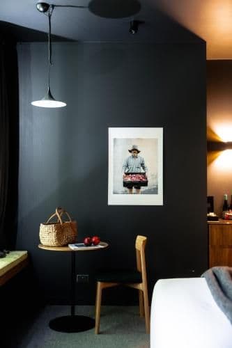 Standard King Pod Room 