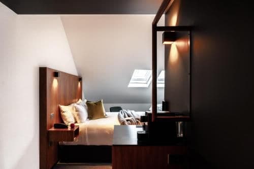 Superior King Room with Balcony - Grove 