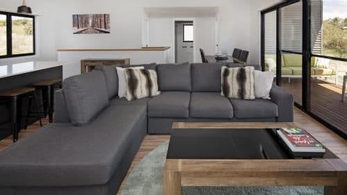 Apartment with Mountain View