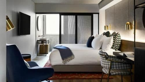 Corner King Room