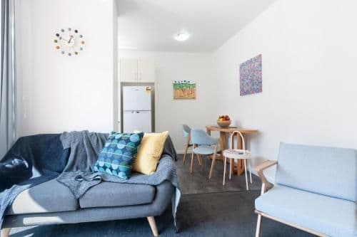 Classic Queen One-Bedroom Apartment