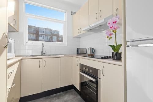 Classic Queen One-Bedroom Apartment