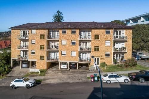 Pacific Views Queen One-Bedroom Apartment