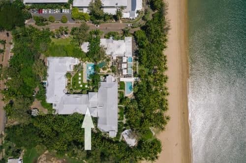 Apartment with Pool View 