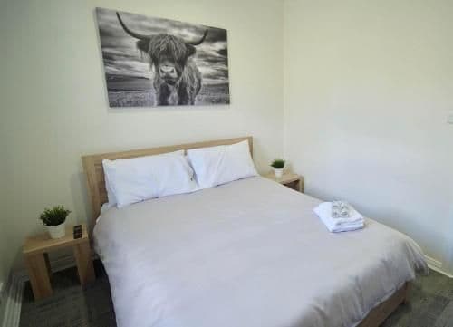 Queen Room with Shared Bathroom