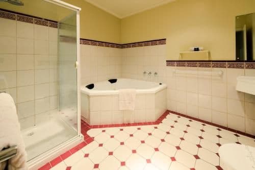 King Suite with Spa Bath