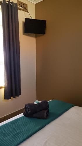 Queen Room with Shared Bathroom