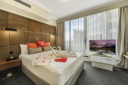 Deluxe One-Bedroom Suite