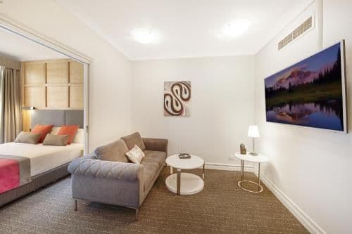 Deluxe One-Bedroom Suite