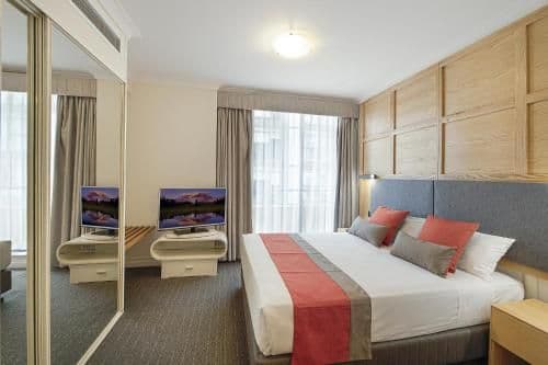 Deluxe One-Bedroom Suite