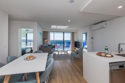 Two-Bedroom Apartment - FREE Parking