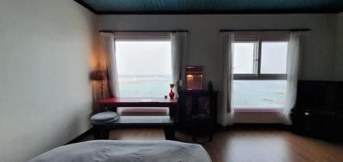 Family Room with Sea View