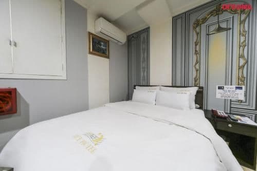 Large Double Room