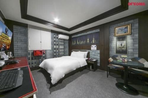 Large Double Room