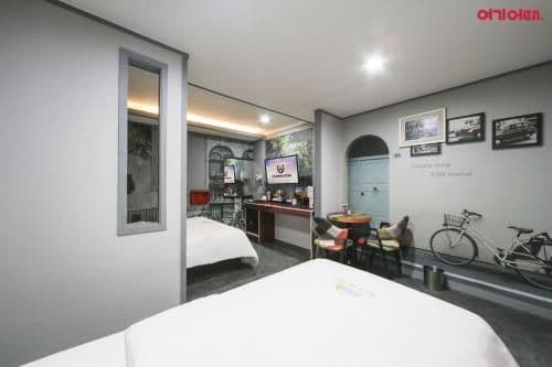 Large Double Room