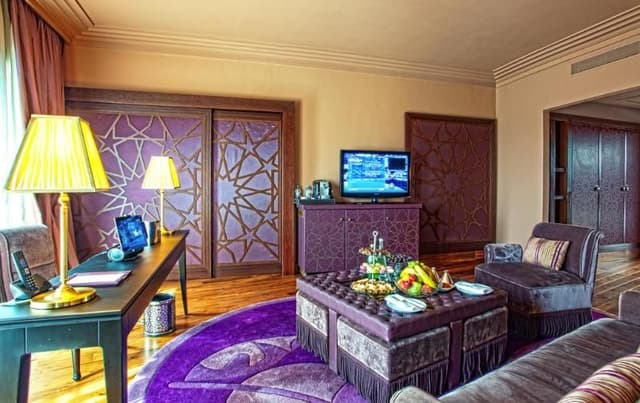 SUITE EXECUTIVE