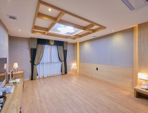 Korean Style Family Room
