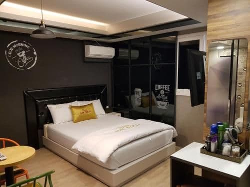 Queen Room