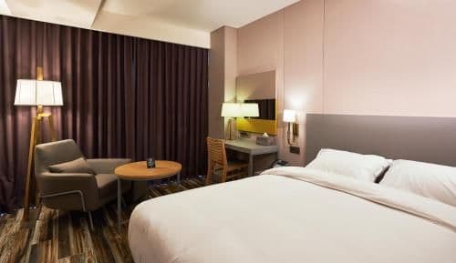 [Staycation Offer] Superior Double Room with Early Check-in 2pm and Late Check-out 1pm (No Parking)
