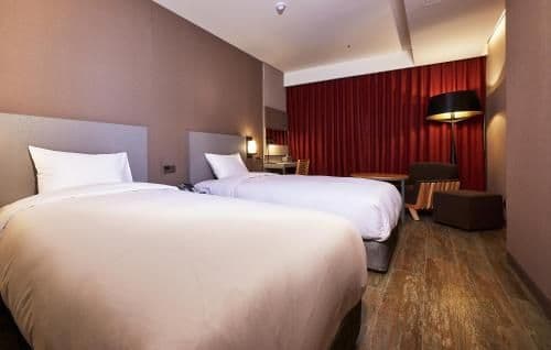[Staycation Offer] Superior Twin Room with Early Check-in 2pm and Late Check-out 1pm (No Parking)