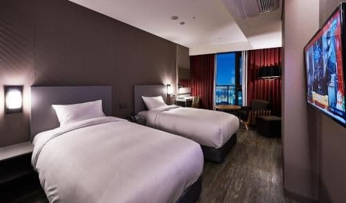[Staycation Offer] Superior Twin Room with Early Check-in 2pm and Late Check-out 1pm (No Parking)