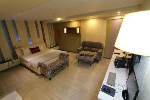 Superior King Room