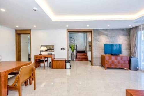 Deluxe Family Room