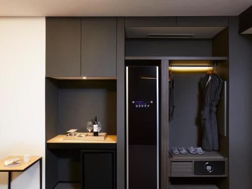 Glad House Suite