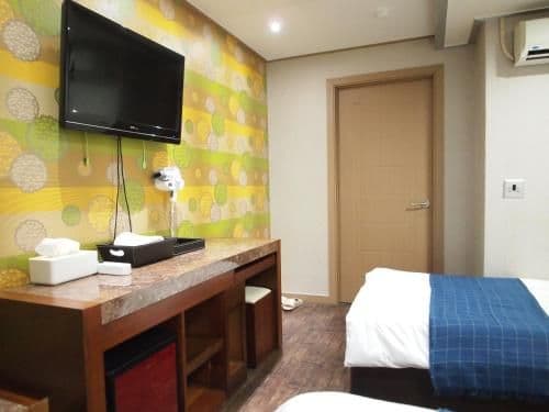 Triple Room with Private Bathroom